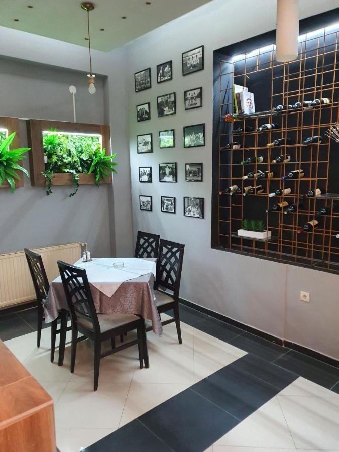 לינה וארוחת בוקר סטארה פאזובה Sunny Hill Garden מראה חיצוני תמונה