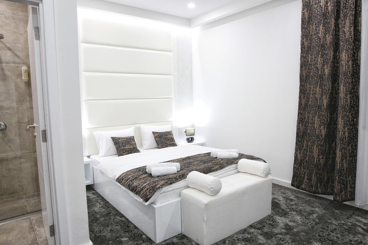 לינה וארוחת בוקר סטארה פאזובה Sunny Hill Garden מראה חיצוני תמונה